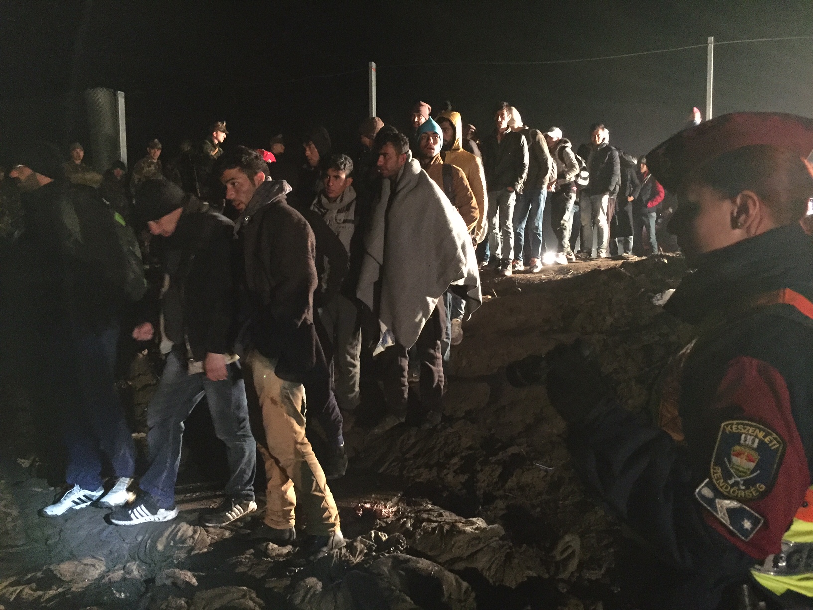 Az utolsó pillanatban a horvátok még egy vonatnyi menekültet küldtek át Zákánynál