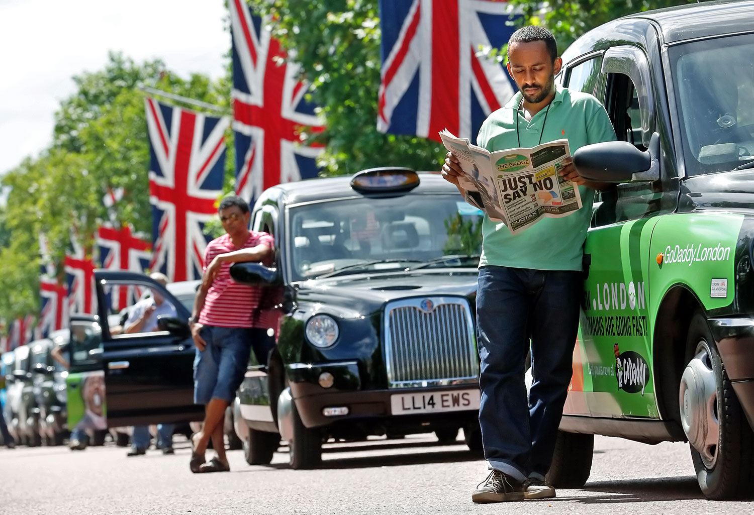 A londoni taxisokat az Uber és a városuk is nehéz helyzetbe hozta