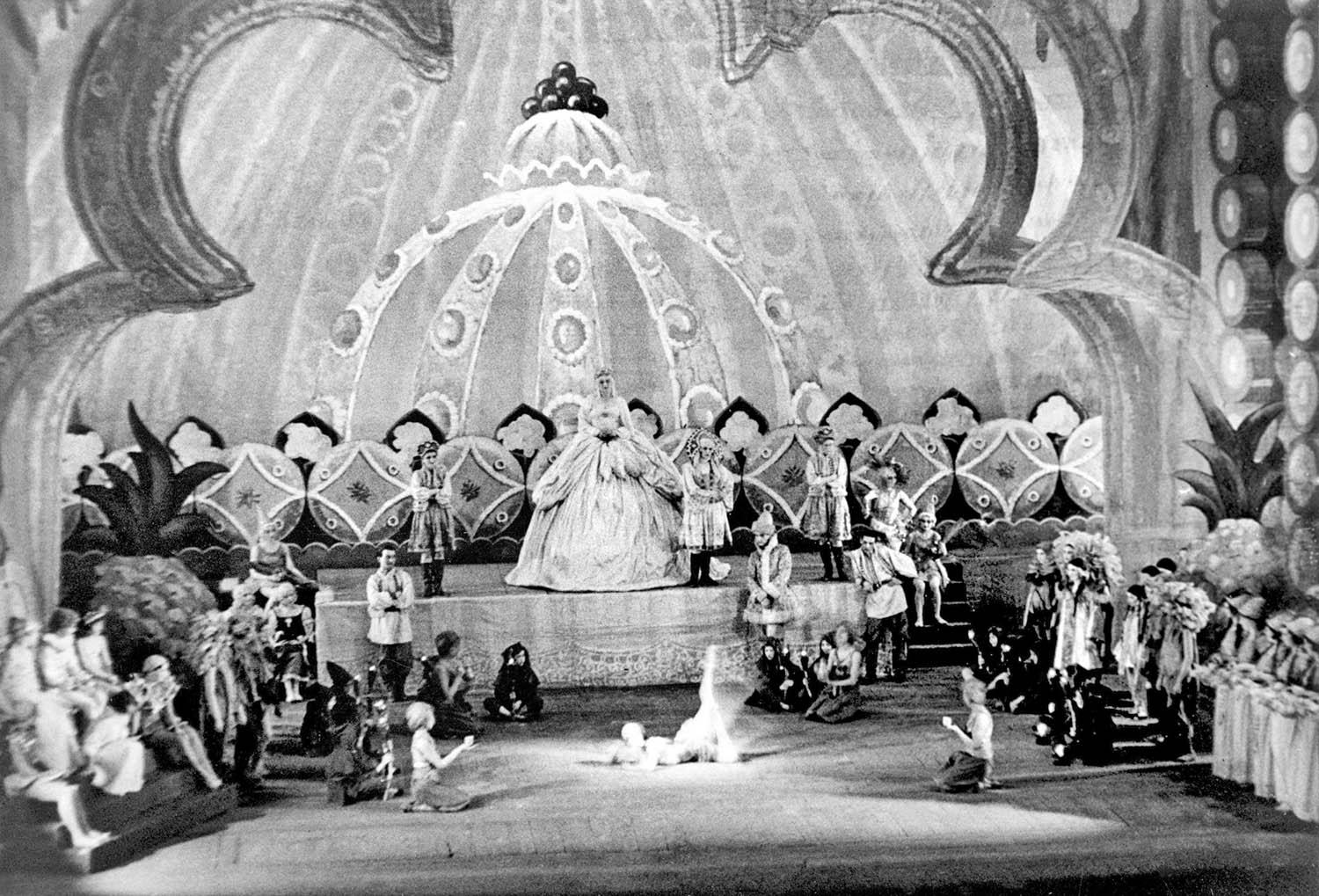 A diótörőt 1927. december 21-én mutatták be először Budapesten Brada Ede koreográfiájában
