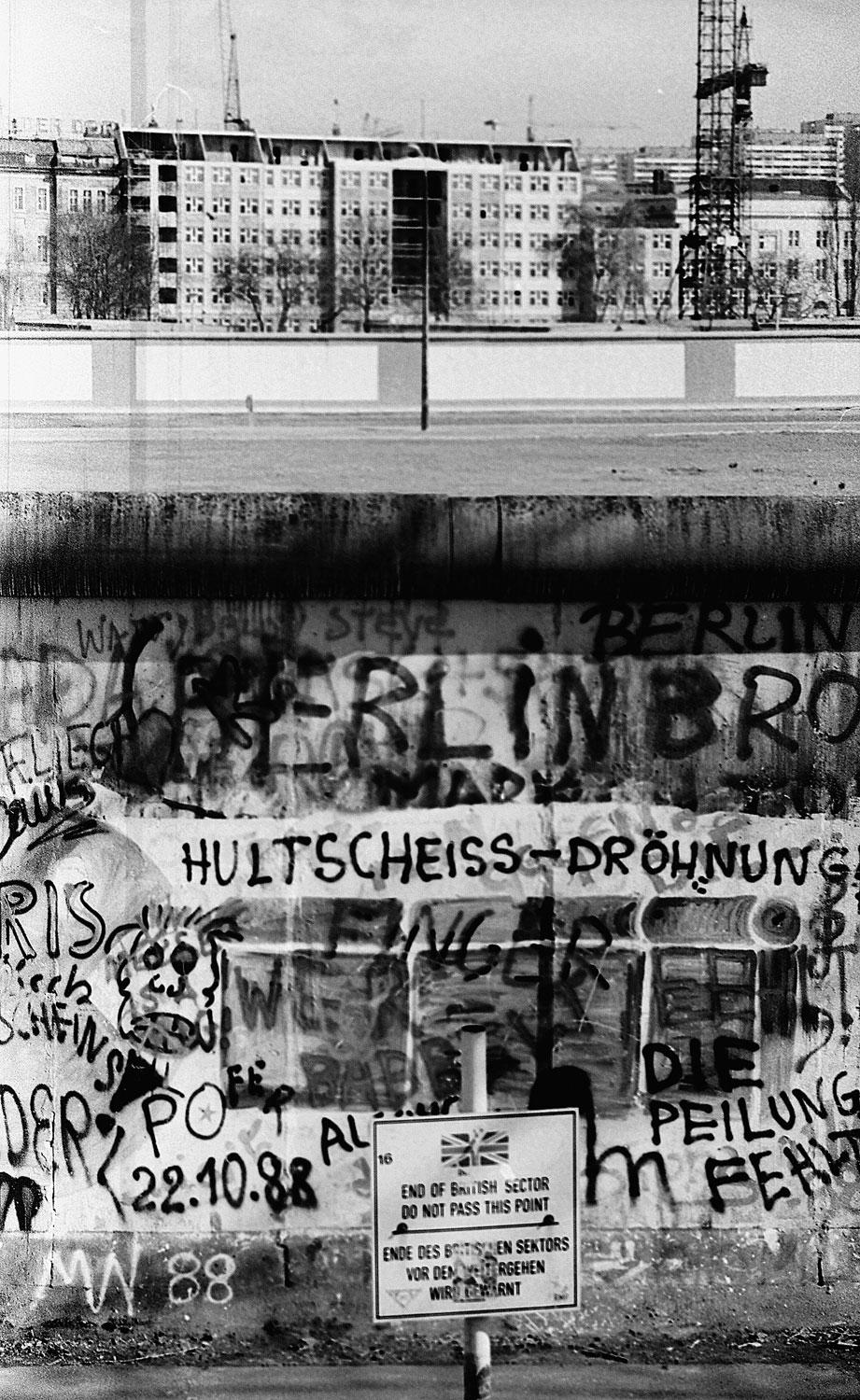 A berlini fal a nyugati oldalról 1988-ban