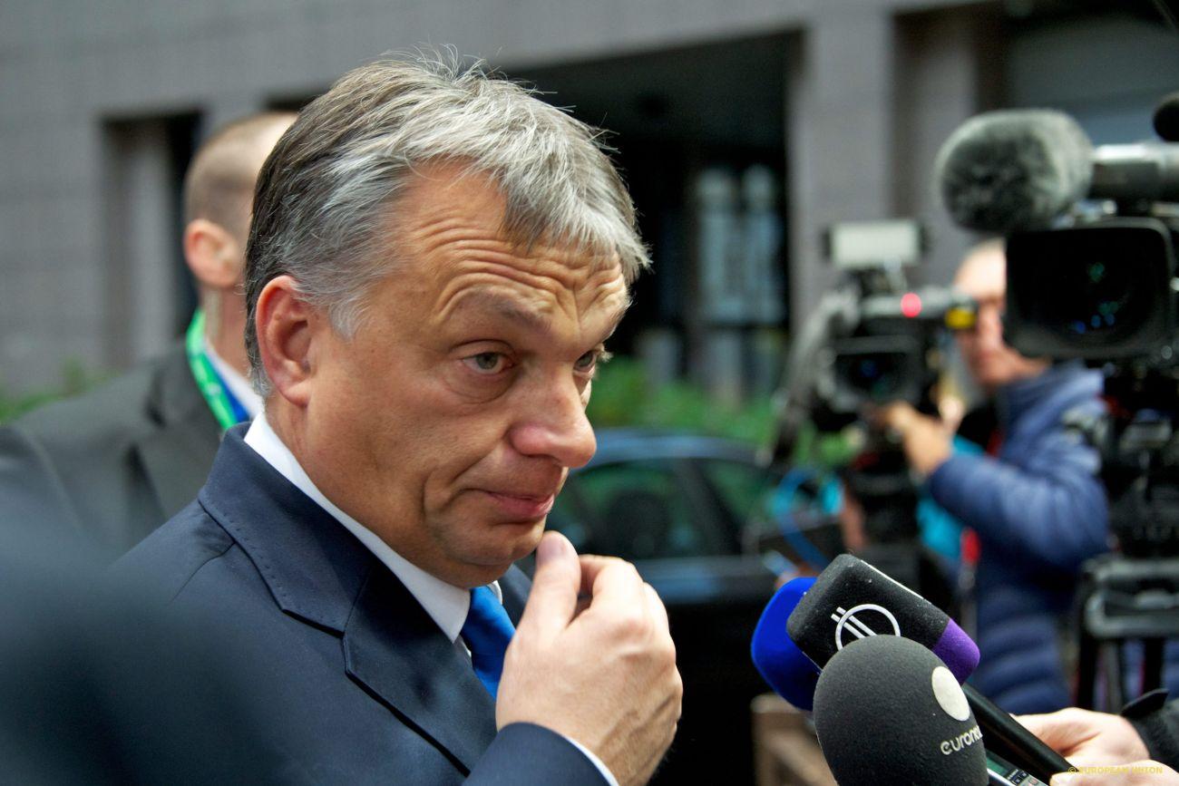 Orbán a csúcstalálkozó előtt. Magyarország tiltakozása miatt nem esett szó a törökországi táborokból betelepítendő menedékkérőkről