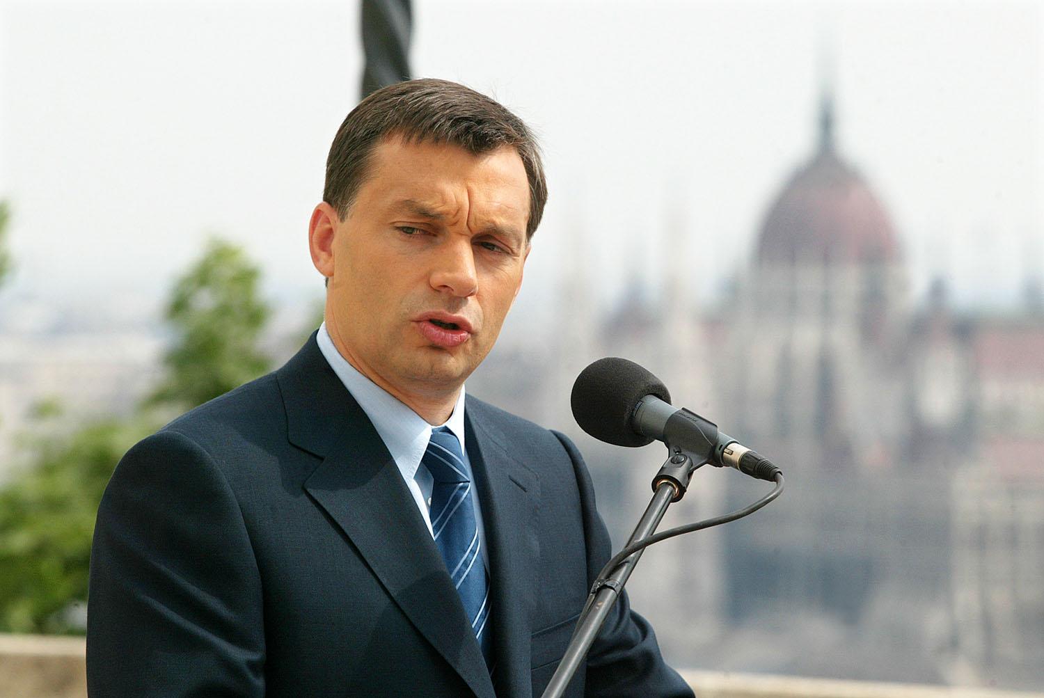 Orbán 2002-ben a Sándor-palotában: oda készült a választások után, de akkor vesztett