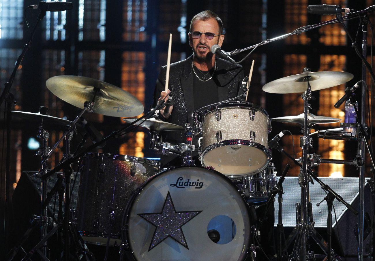 Ringo Starr a dobok mögött 2015. áprilisában Cleavlandben