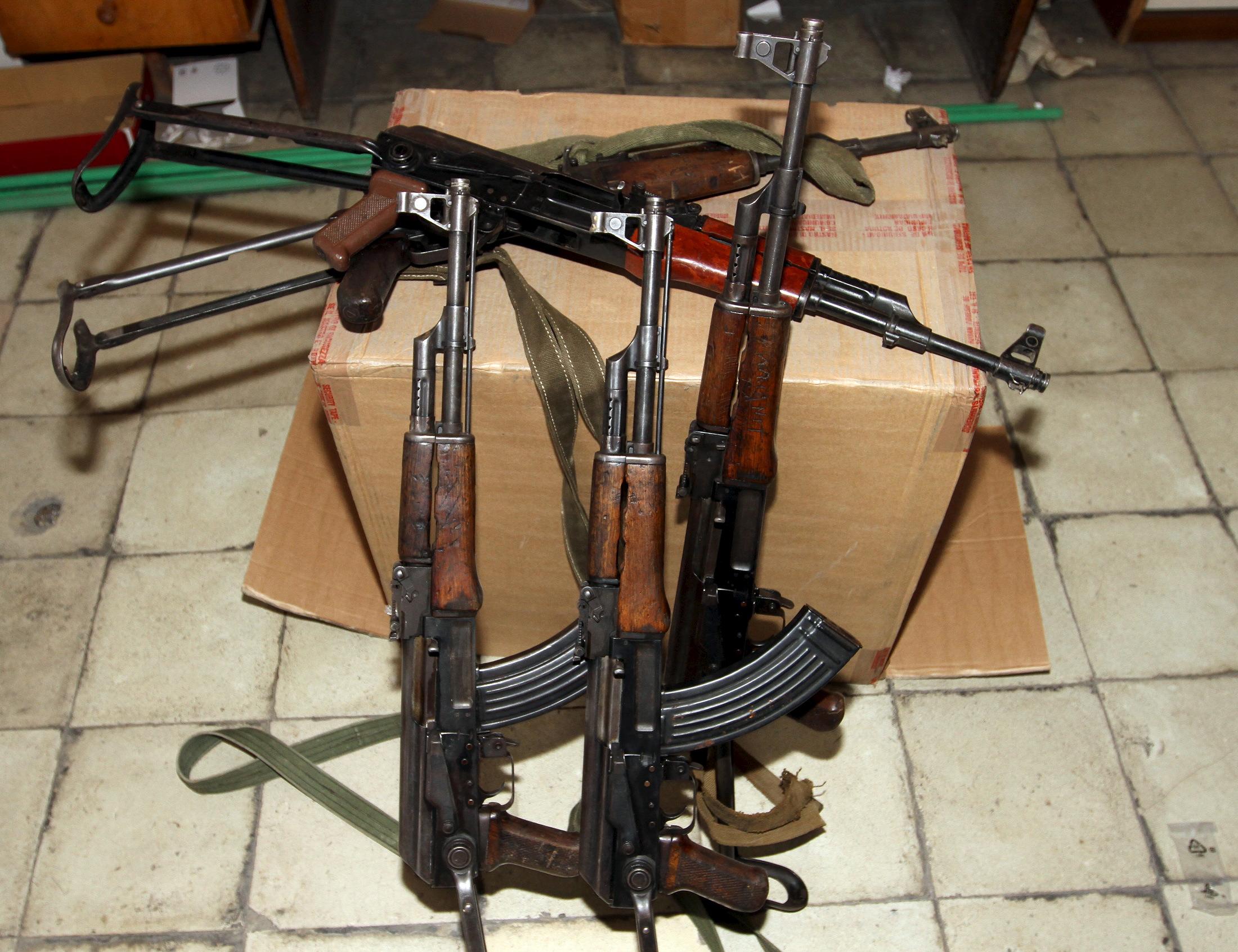 AK-47-eseket foglaltak le a napokban egy bűnszervezetnél tartott razzián