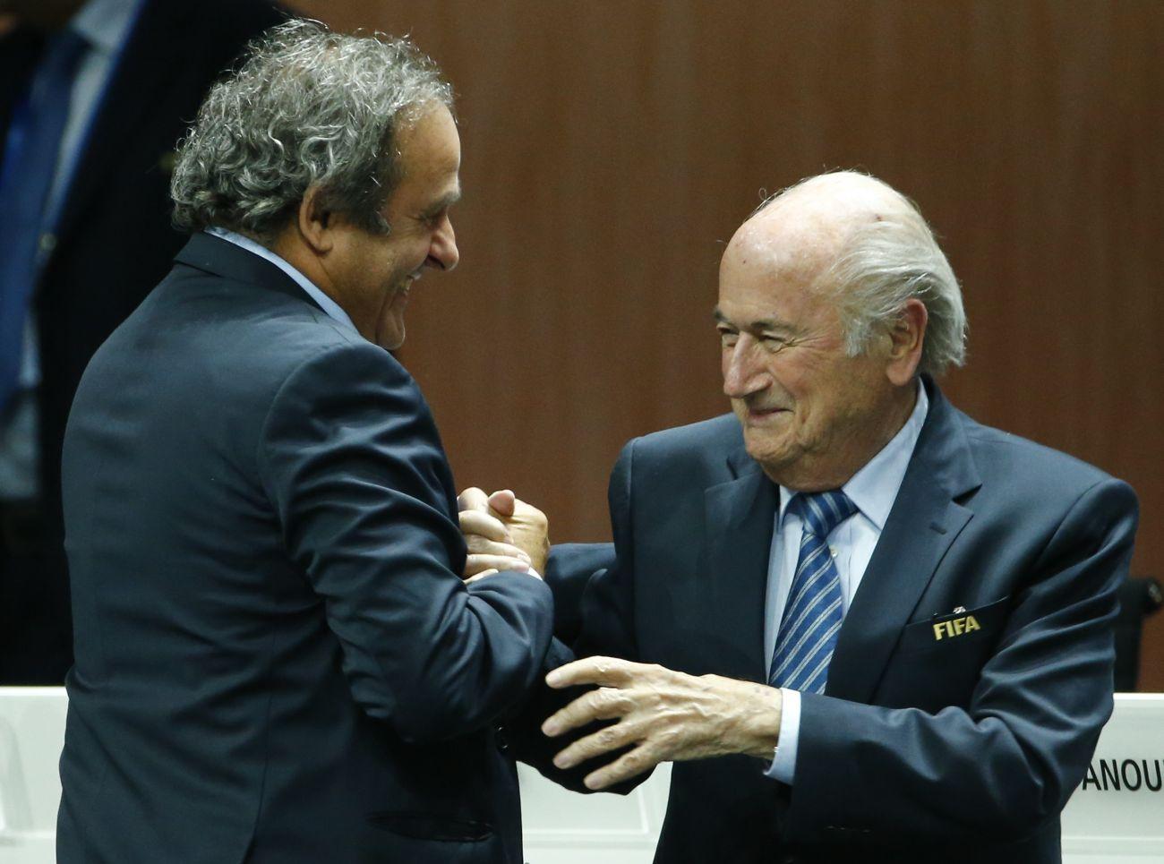 Platini és Blatter májusban a FIFA zürichi kongresszusán. Nem először védhetetlen