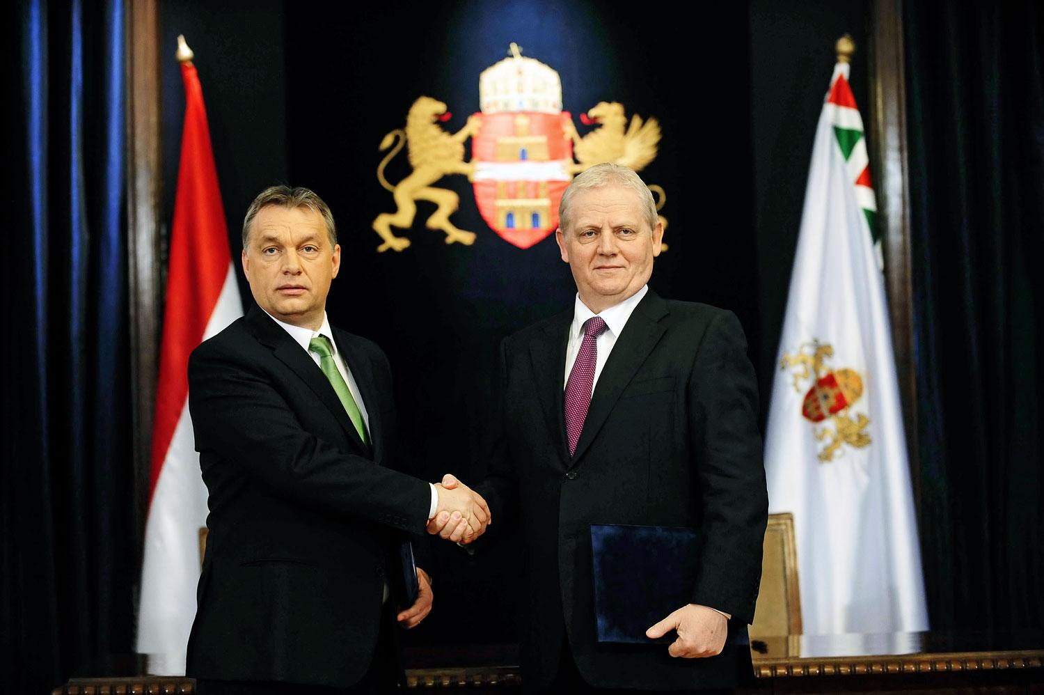 Orbán és Tarlós egyik kézfogása tavaly. A főpolgármester még bízik