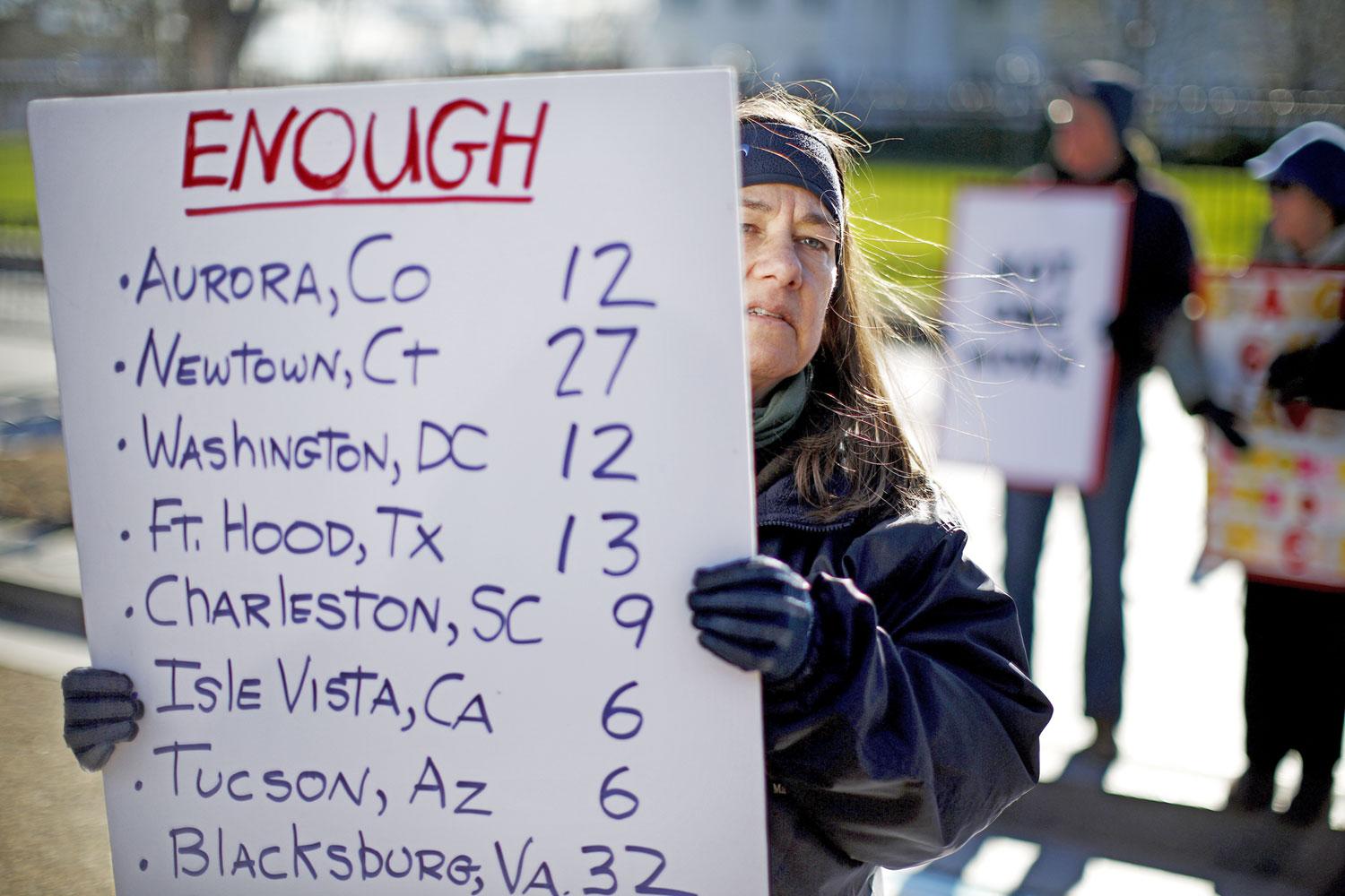  Fekete statisztika. Tüntető Washingtonban a lelőtt áldozatok számával 
