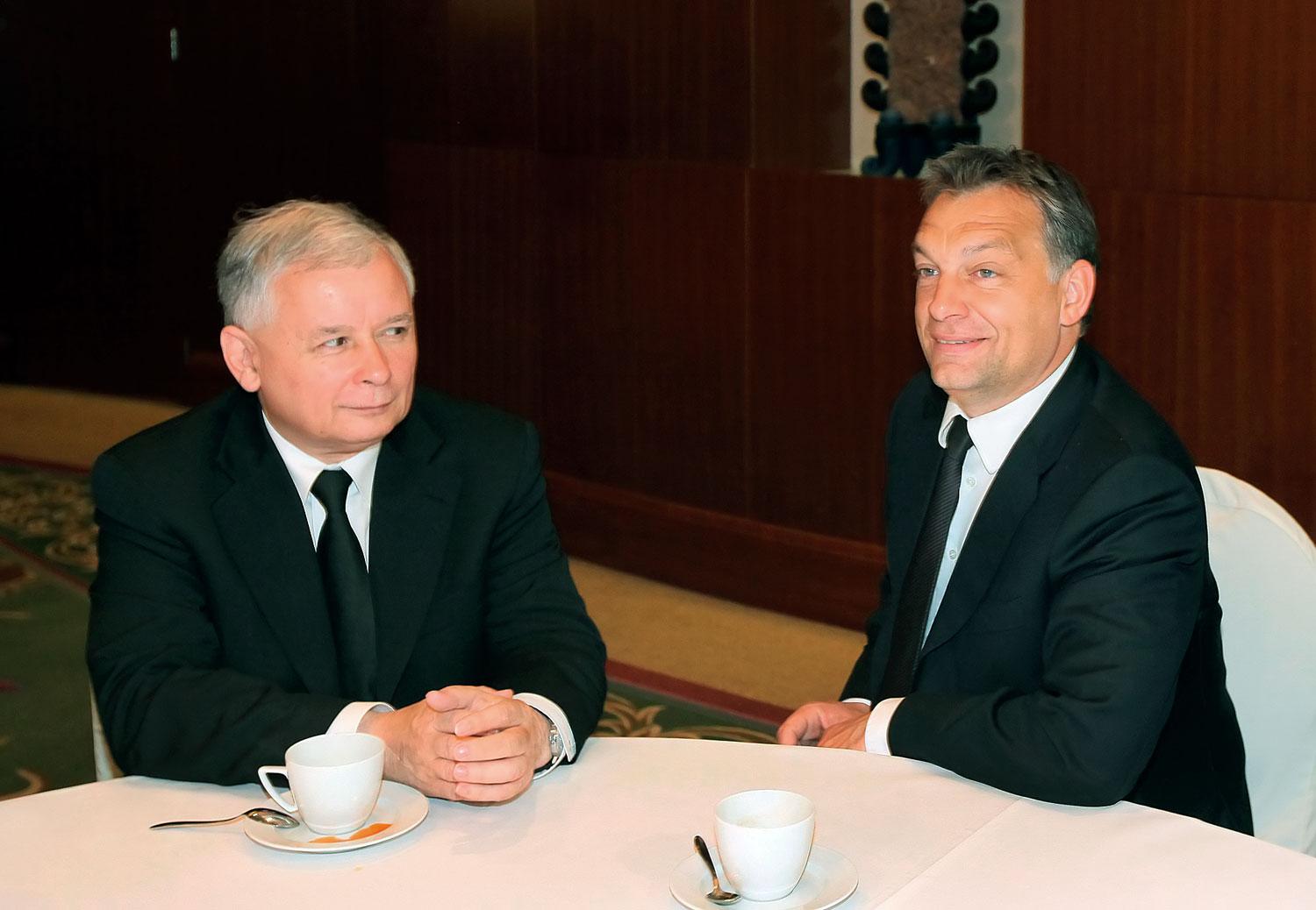 Kaczynski és Orbán múlt heti találkozójáról nem adtak ki fotót. Ez még 2010-ben készült 