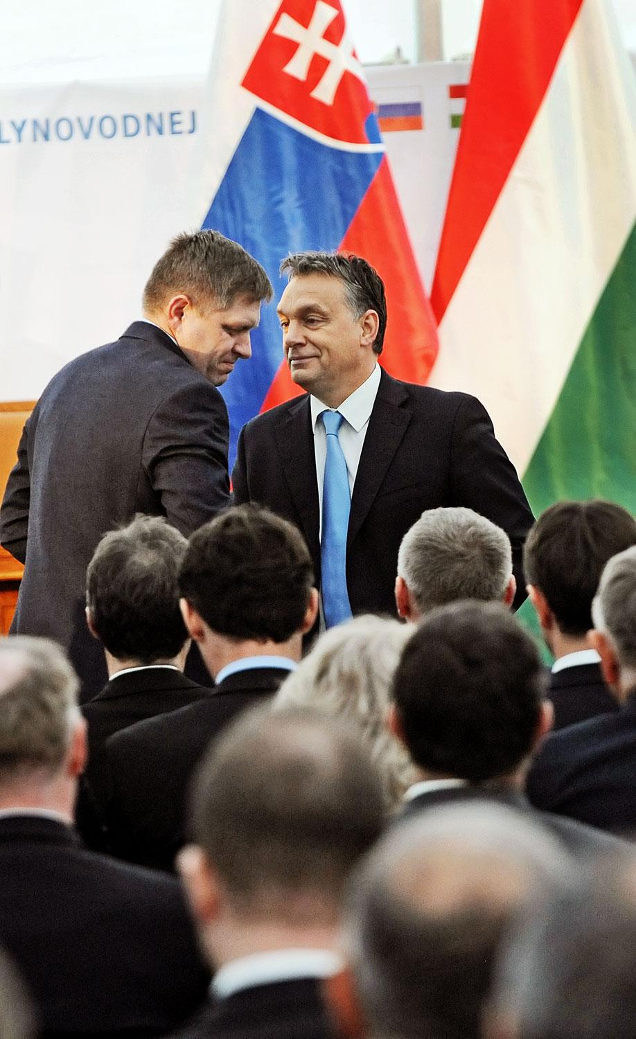Orbán nem  a baloldali  Ficóval működik együtt,  hanem  az EU-ellenes  Ficóval