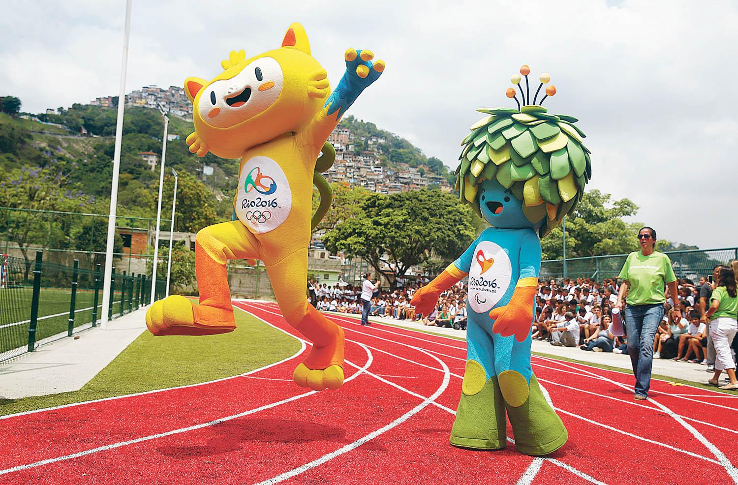 Rióba csalogat az olimpia két kabalafigurája, Vinicius és Tom 