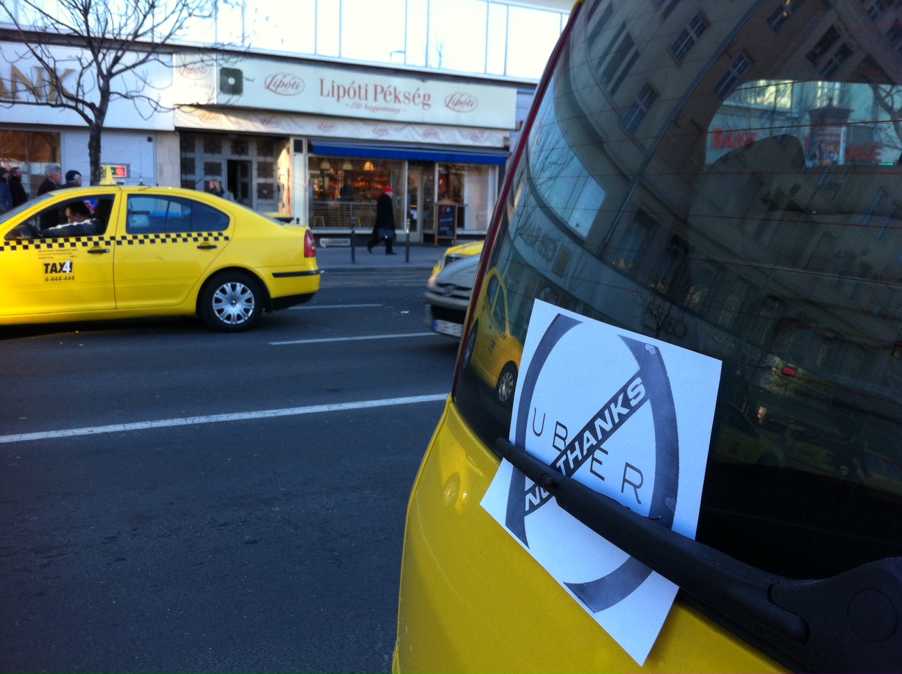 Nem kérnek az Uberből a taxisok