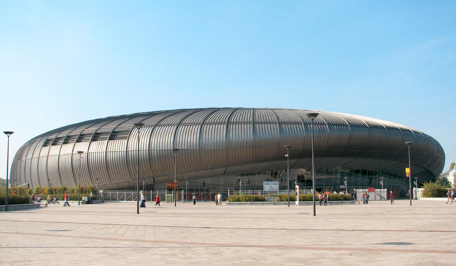 A 2003-ban Skardelli György és Pottyondy Péter tervei alapján felépült Budapest Sportaréna 2004 óta viseli Papp László nevét 