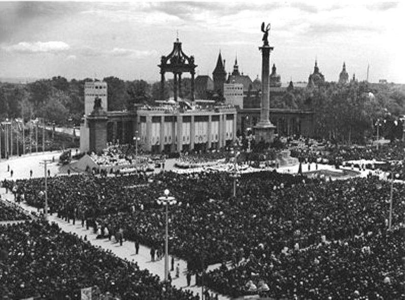 Az 1938 májusi eucharisztikus világkongresszus a Hősök terén