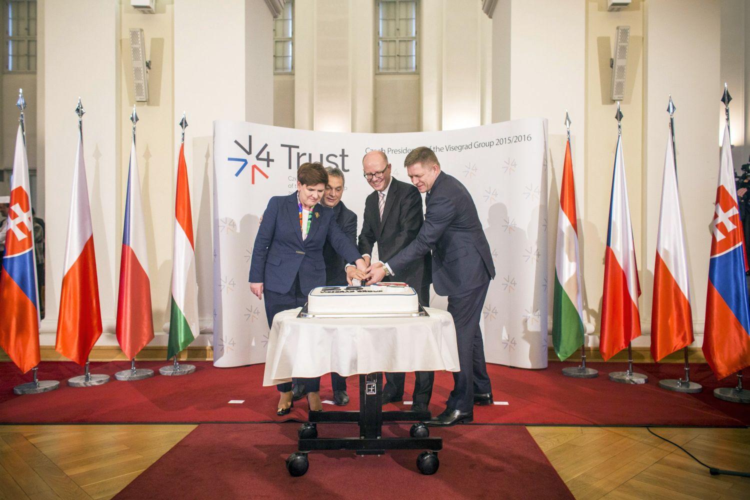 Beata Szydlo lengyel, Orbán Viktor magyar, Robert Fico szlovák és Bohuslav Sobotka cseh miniszterelnök
