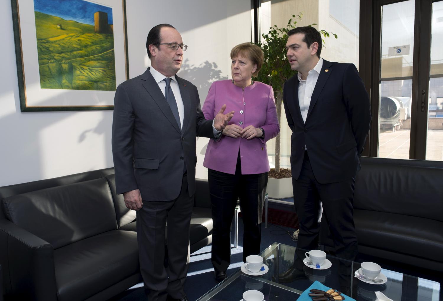 Francois Hollande francia államfő, Angela Merkel német kancellár ÉS Alexisz Ciprasz görög miniszterelnök kupaktanácsa - mindenkit aggaszt a görög vétó
