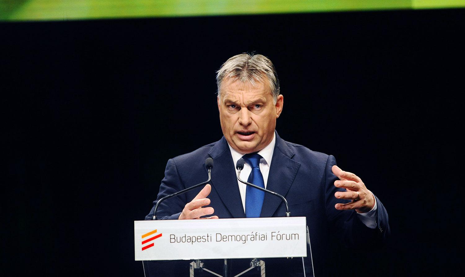 Az „egész pályás kísérlet” Orbán politikai innovációja