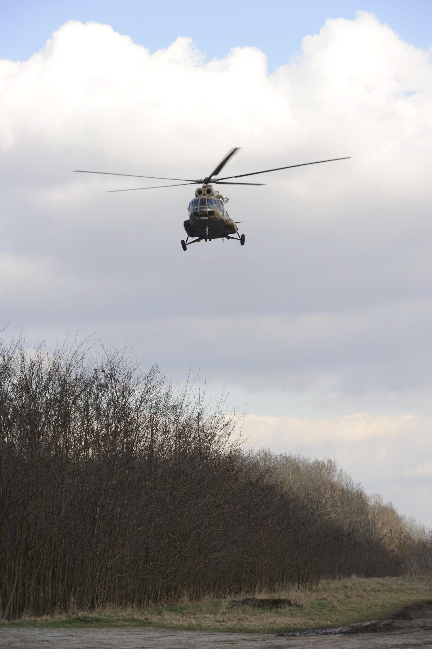 Magyar katonai helikopter a szerb határnál