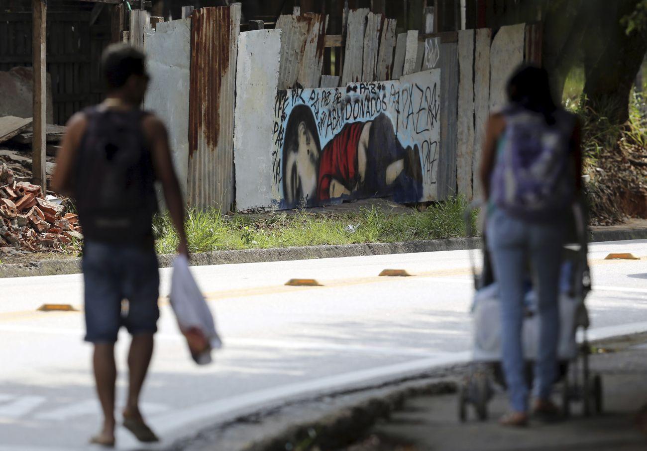 Graffiti Brazíliában, az  Aylan haláláról készült fotó másolata