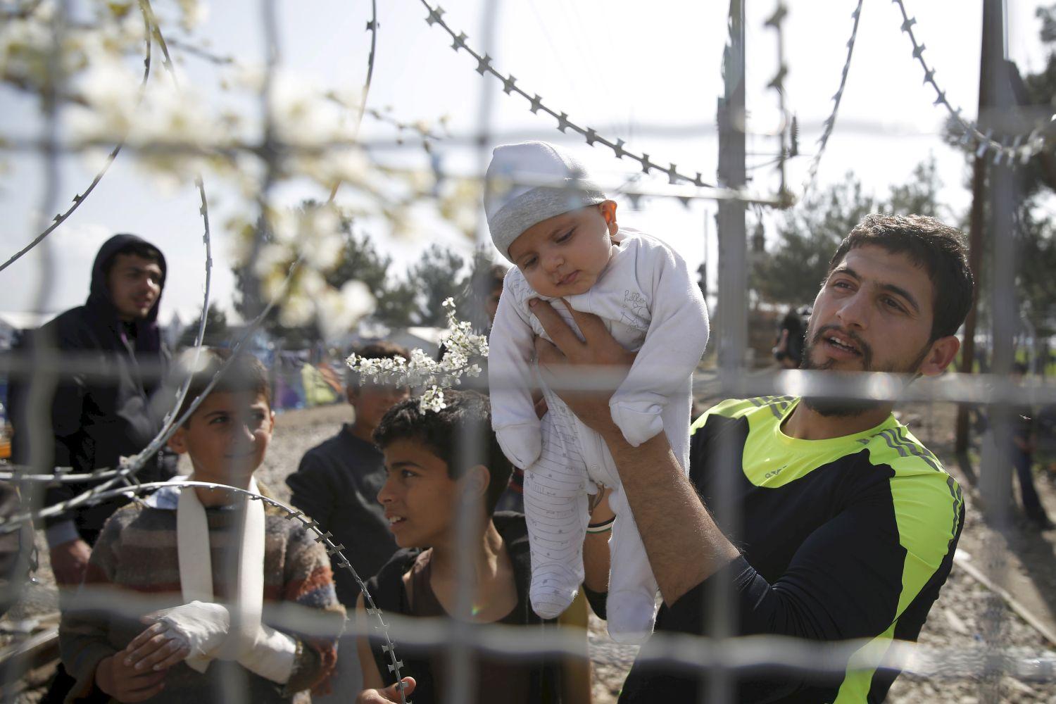 Menekültek a görög - macedón határon
