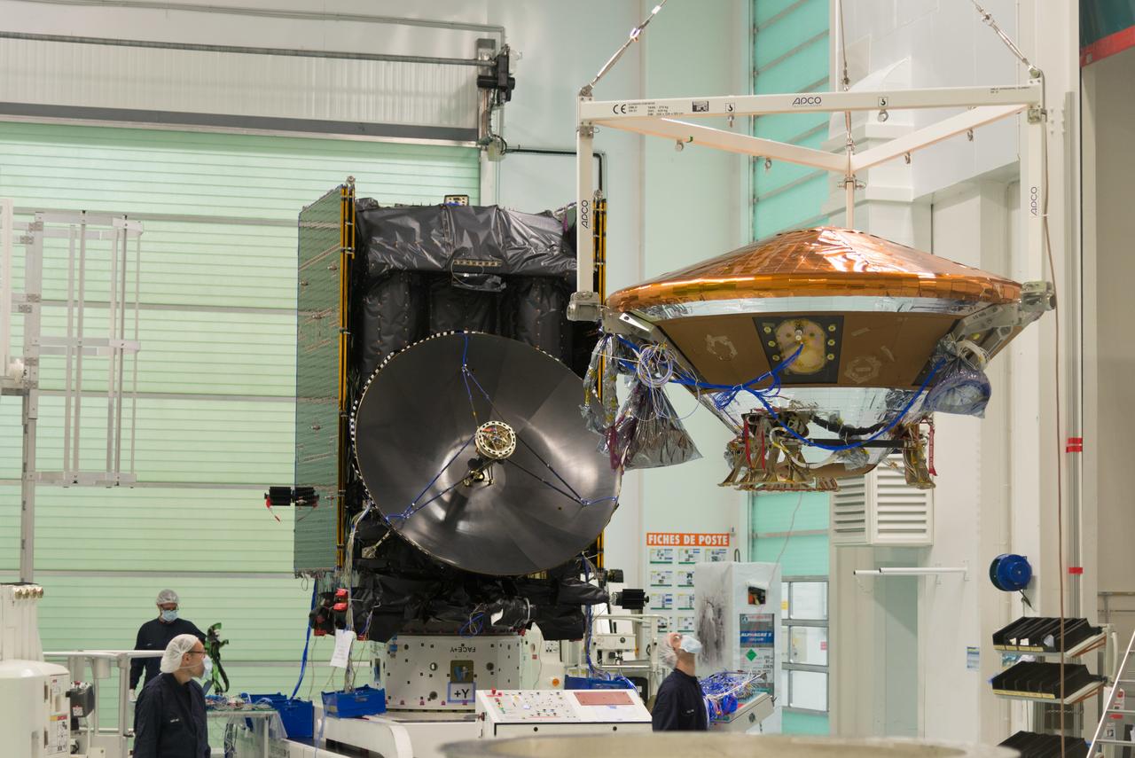 A Trace Gas Orbiter (TGO) szonda és a Schiaparelli leszállóegység