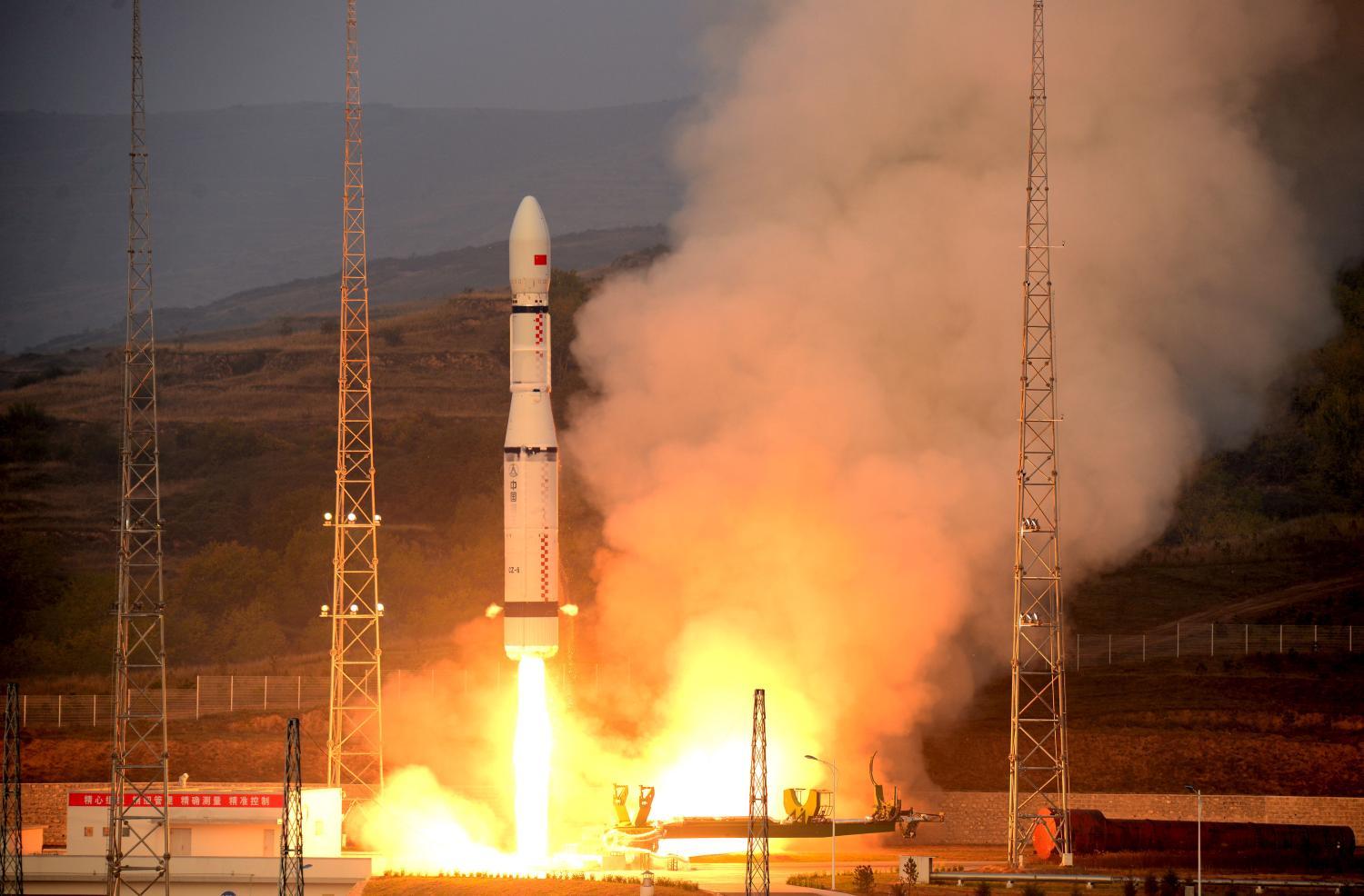 Kína egyszerre 20 mikroszatellitet képes pályára állítani az egyik legújabb, Hosszú Menetelés 6 nevű rakétájával