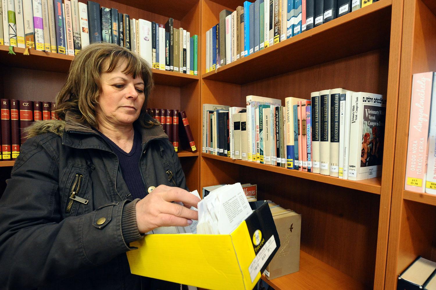 Varga Ferencné Fedémesen hetente háromszor nyitja ki a könyvtárat