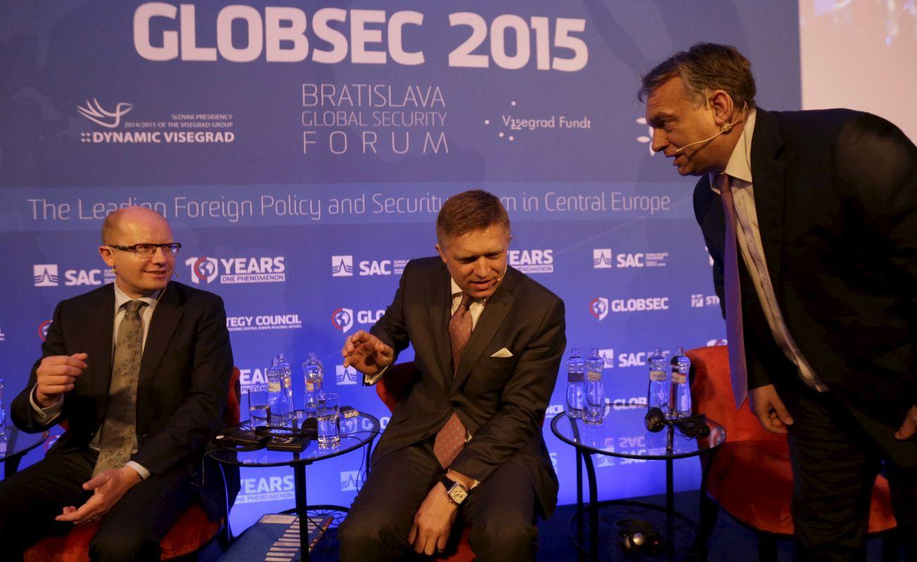 Bohuslav Sobotka cseh, Robert Fico szlovák és Orbán Viktor magyar miniszterelnök a tavalyi fórumon