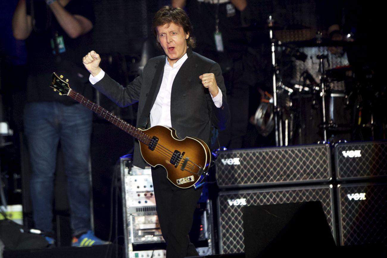 Sir Paul McCartney az amerikai Doverben megrendezett Firefly Zenei Fesztiválon lépett fel 2015. júniusában