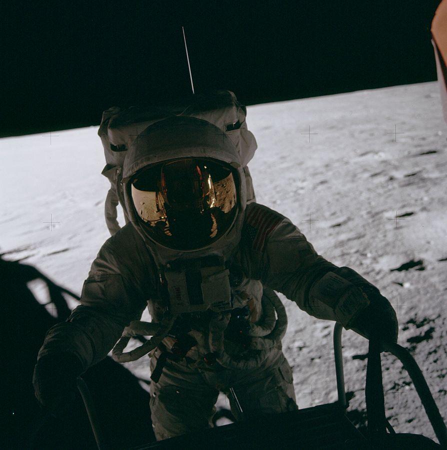 Pete Conrad  volt a harmadik űrhajós, aki 1969-ben a Holdra szállt