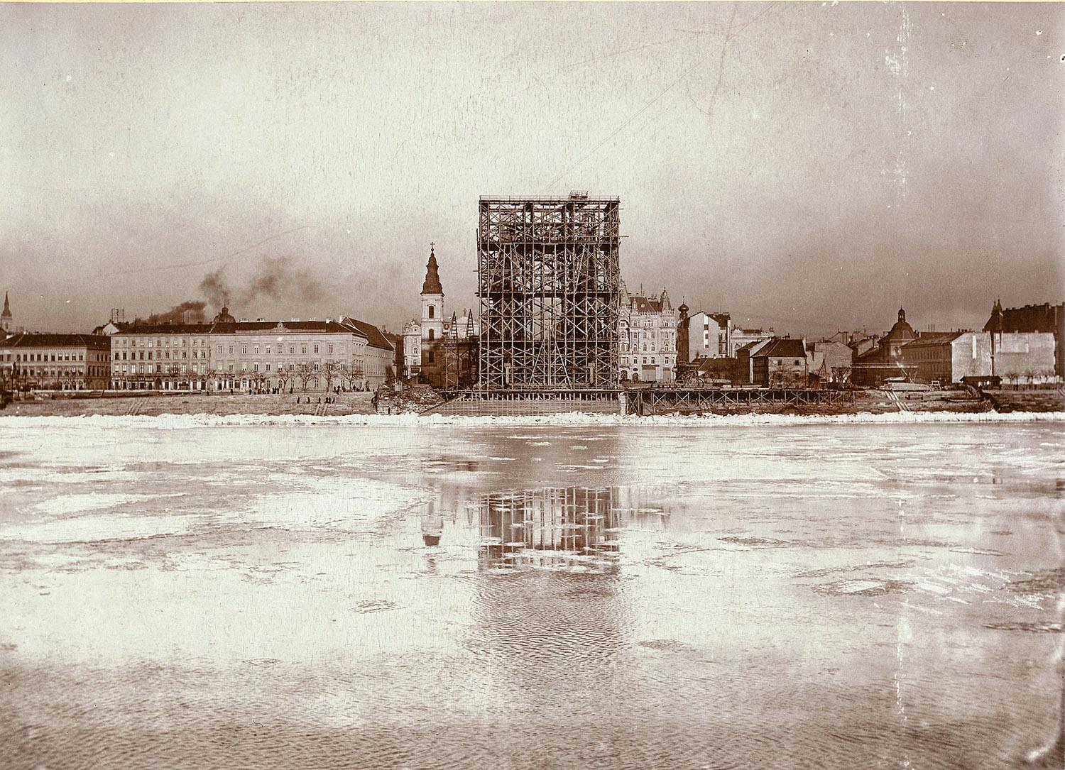 Az elmúlóban lévő régi Belváros 1901 telén 