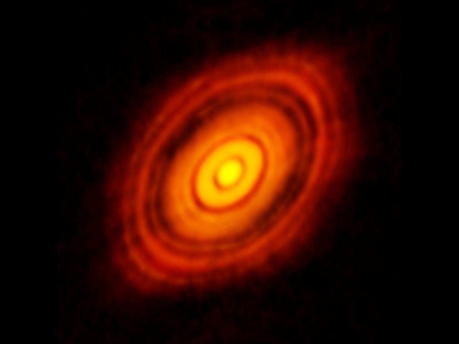 'Lehetetlen' rések a HL Tauri körüli por- és gázgyűrűben