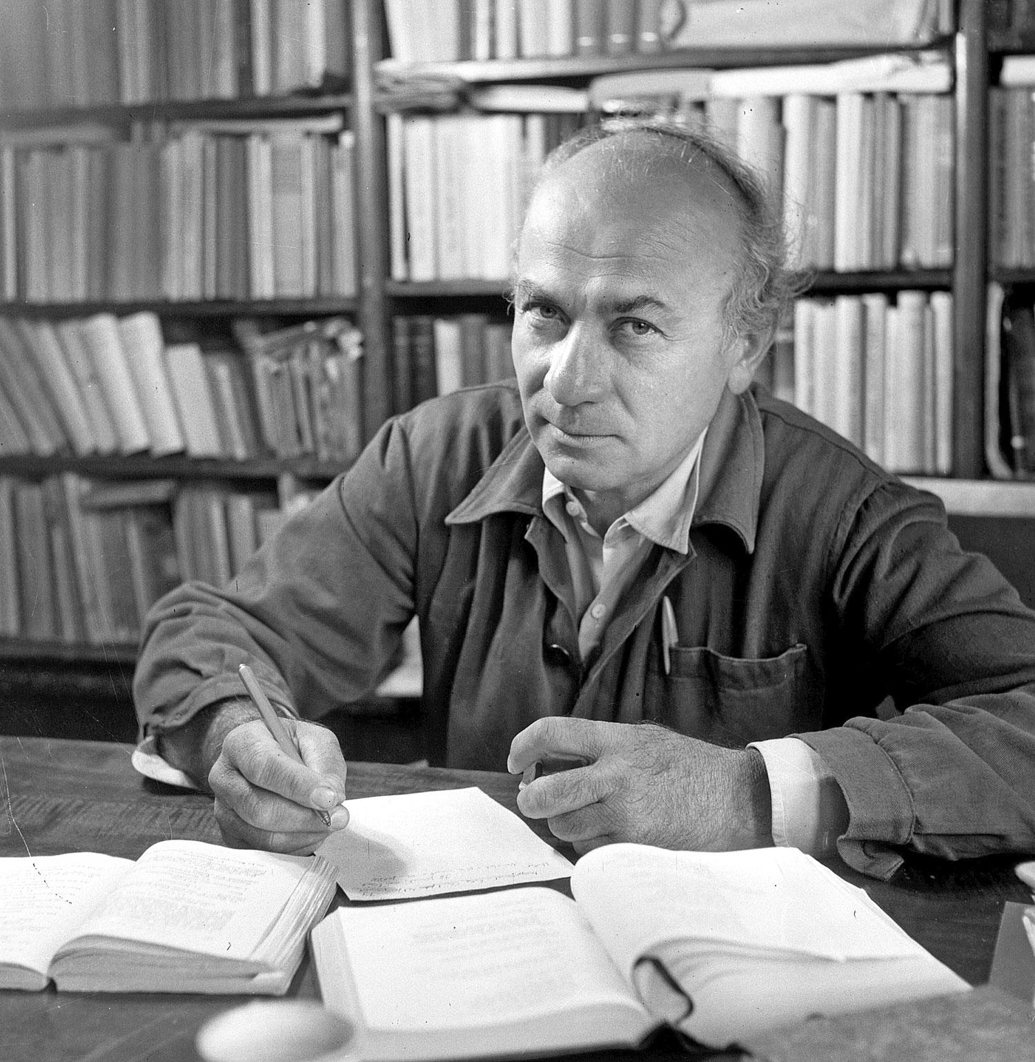 Illyés Gyula 1956 szeptemberében. Egy hónap múlva kezdte írni a naplót