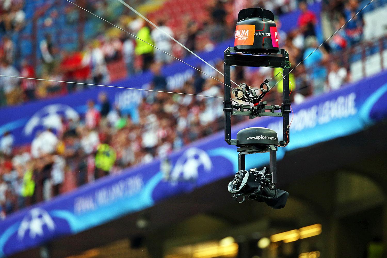 Mozgó kamera a stadionban, a labdarúgó Európa-bajnokság közvetítési joga 1,3 milliárd forintra rúg 