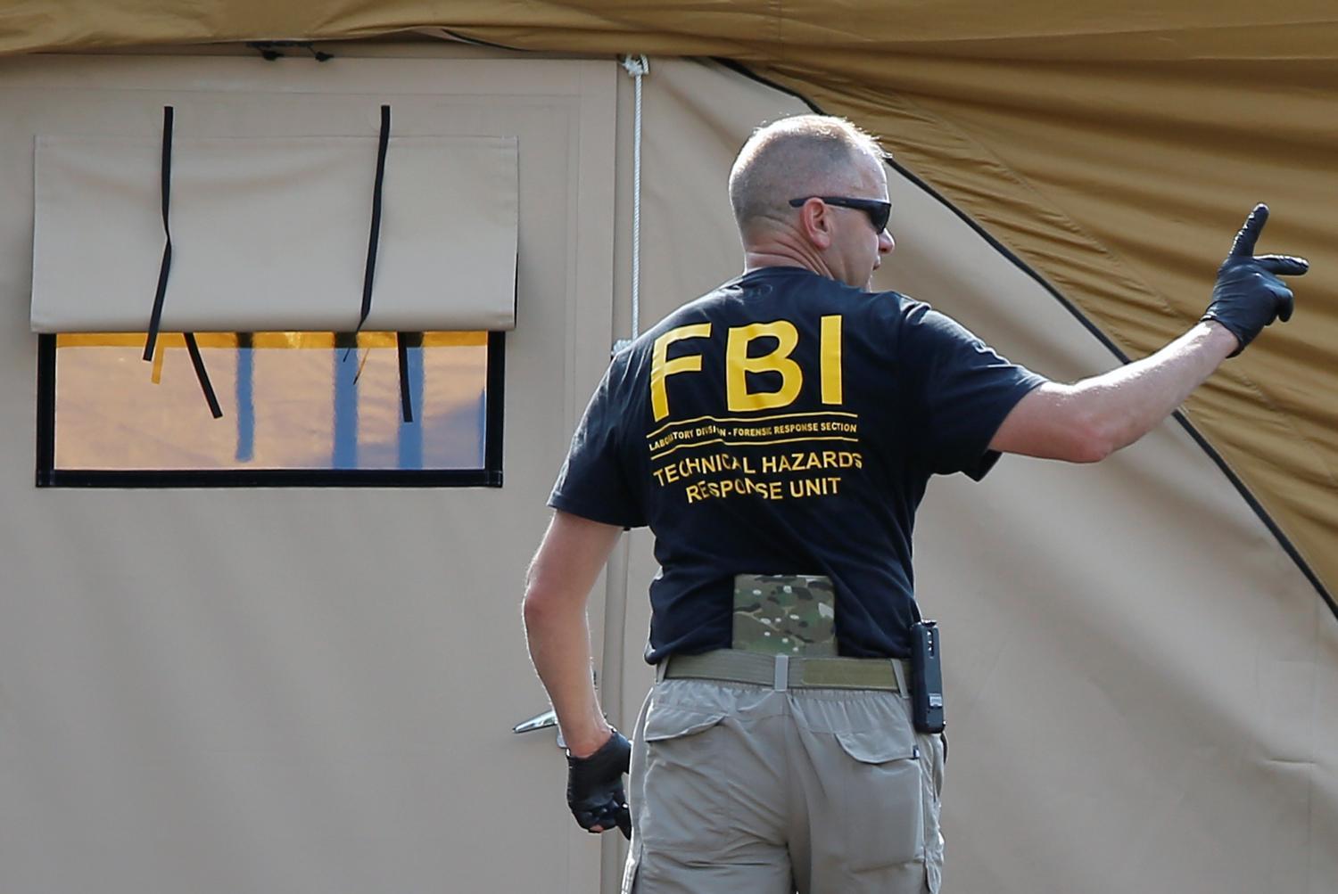 FBI-ügynök helyszínel az orlandói melegklubnál