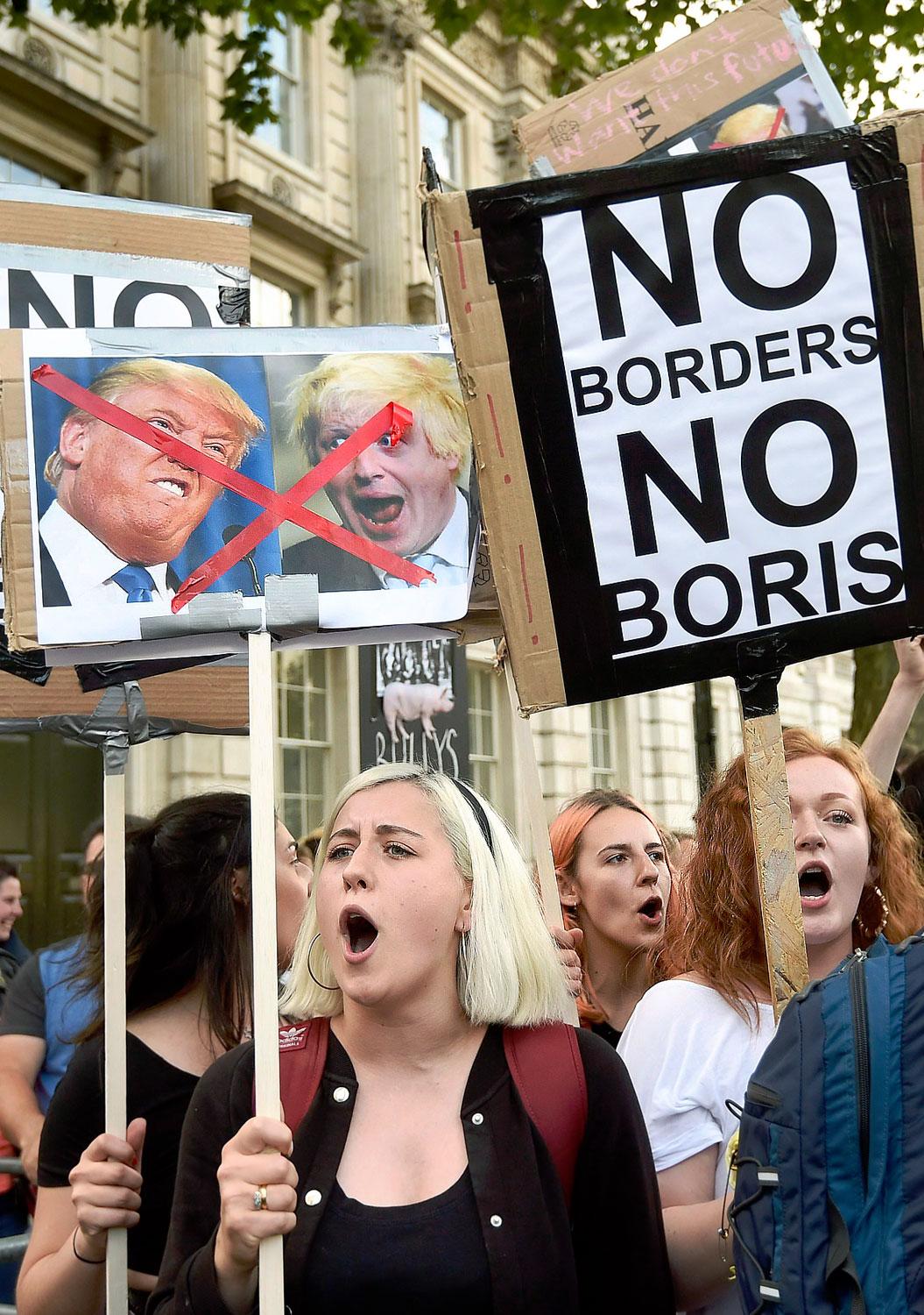 Megosztott ország. Az EU elhagyását ellenzők tüntetnek Londonban