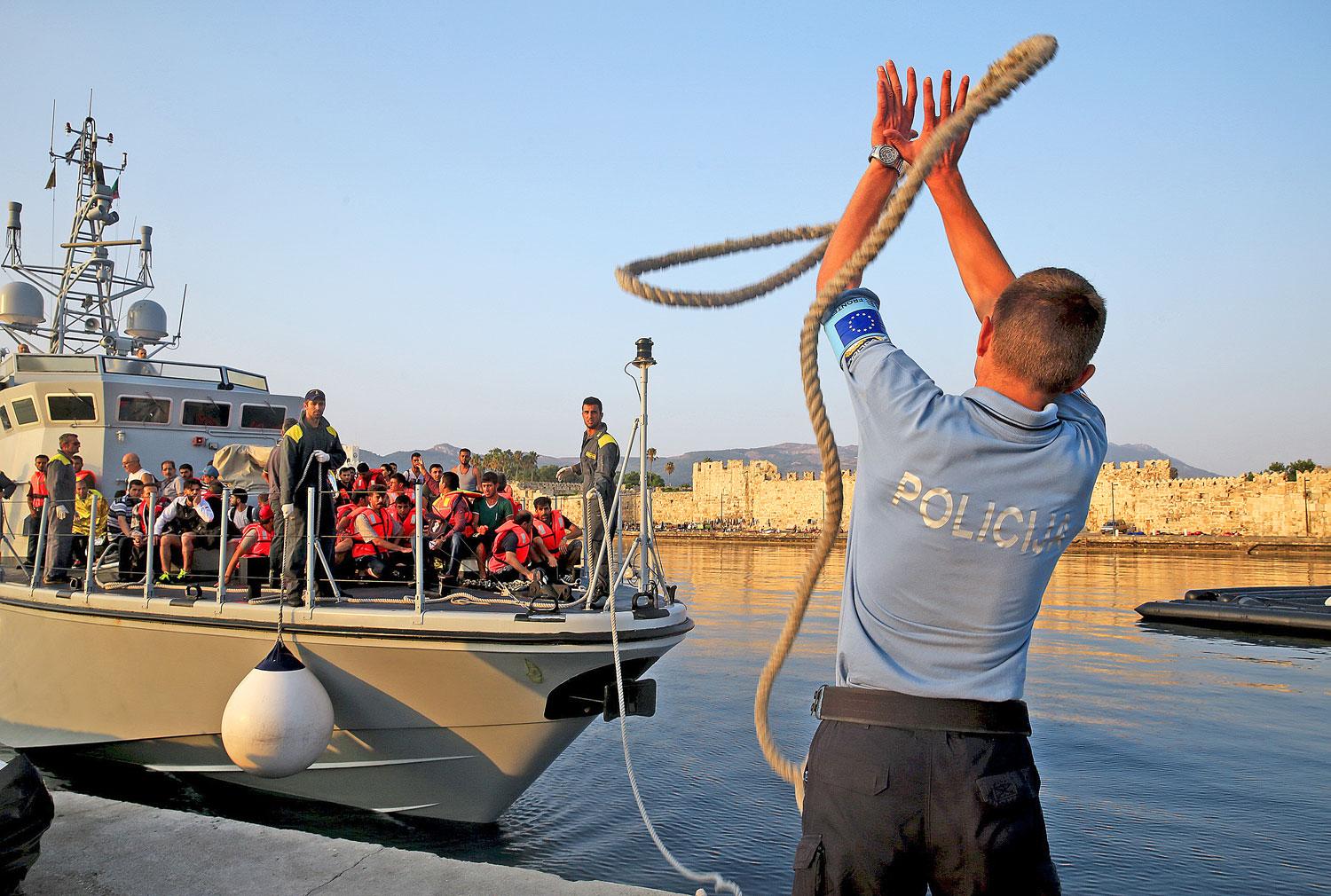 Jelenleg a Frontex segít a menekültek kimentésében