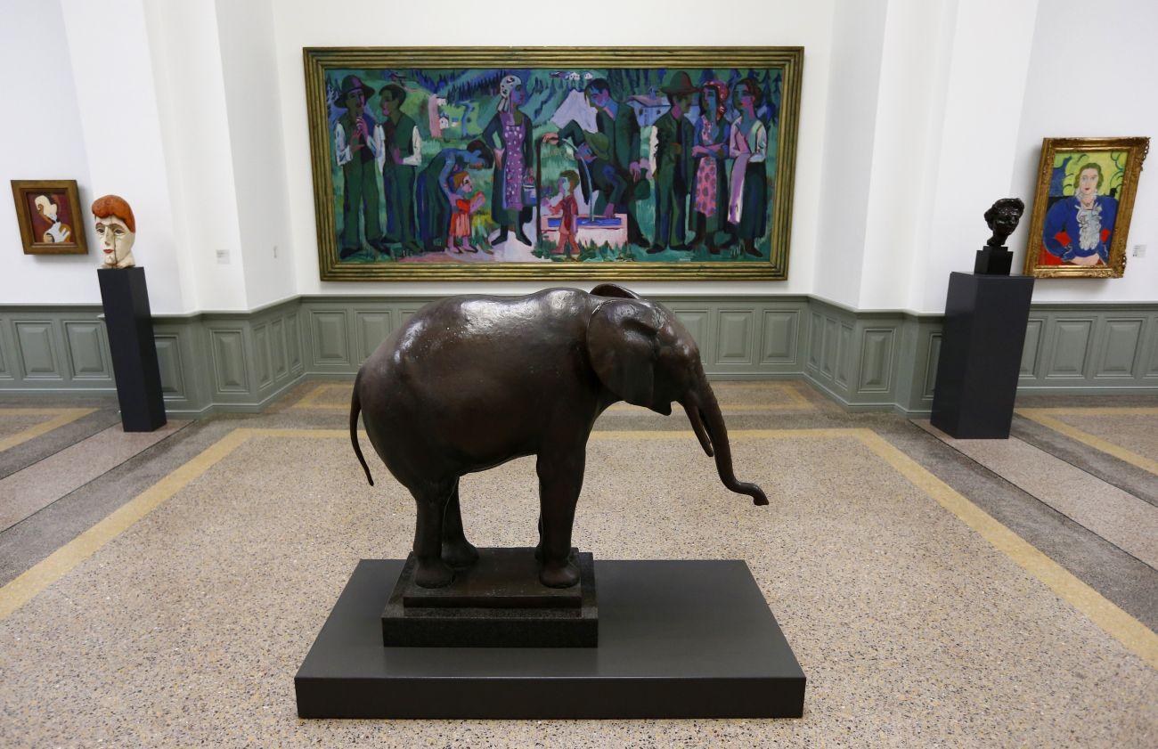 A Gurlitt-gyűjtemény négy darabja a berni Szépművészeti Múzeumban a középpontban Kirchner Vasárnap az Alpokban című művével