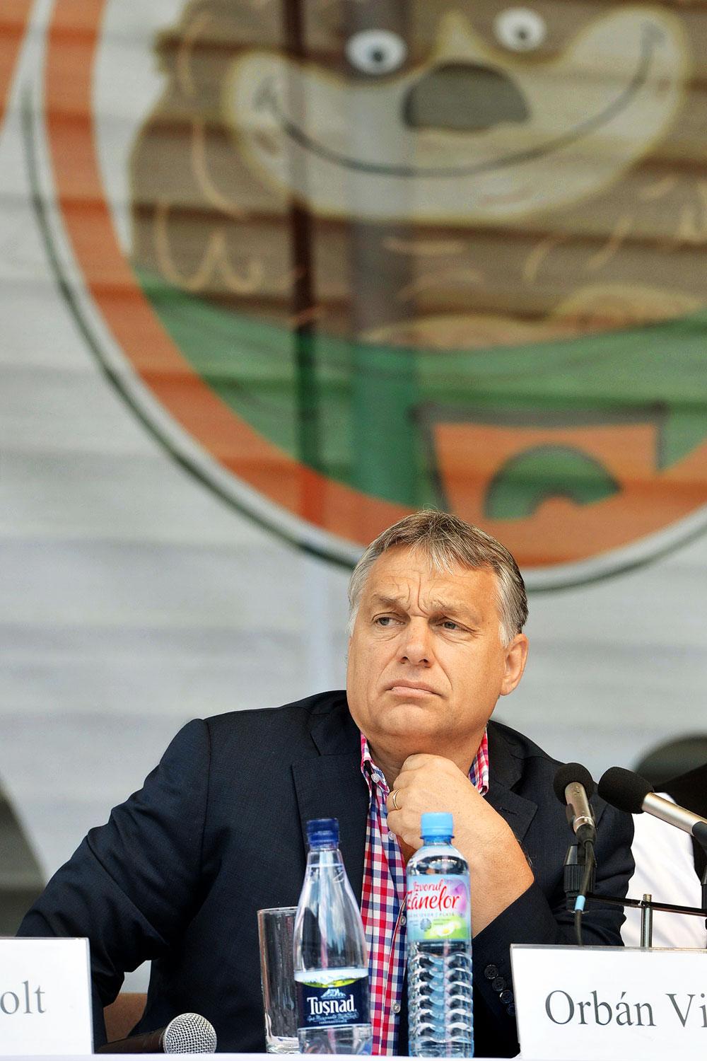 Orbán most épp Trumpot bálványozza