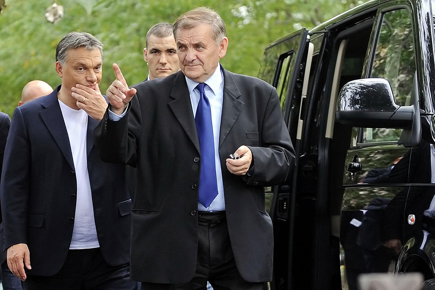 Lezsák Sándor (jobbra) Lakiteleken Orbán Viktorral. Meggyőzte 