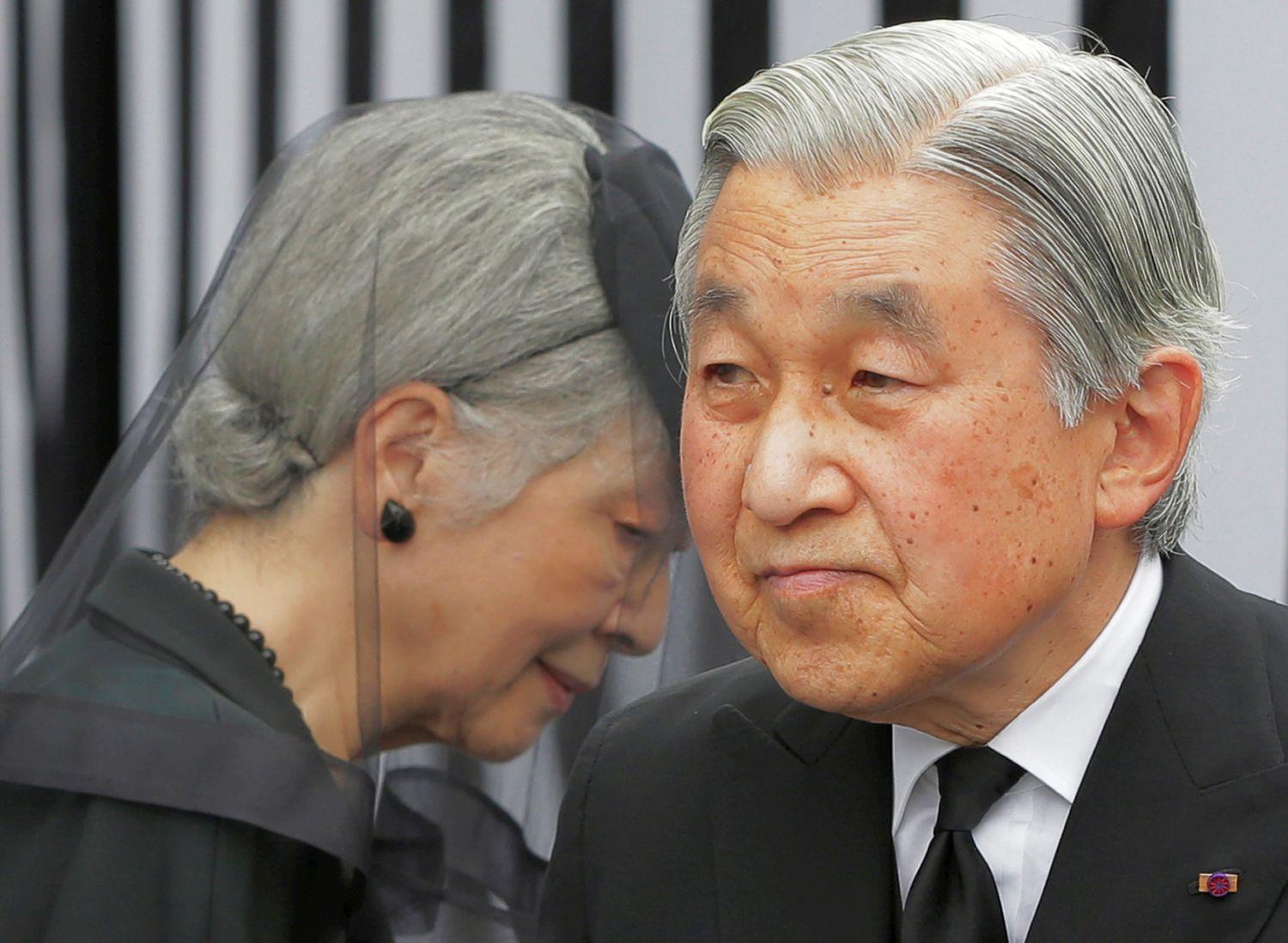 Akihito császár és Micsiko császárné 