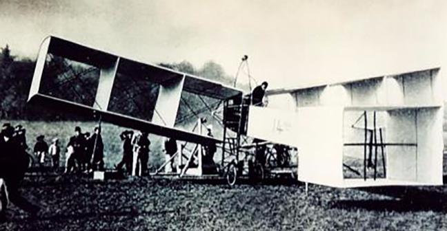 Santos-Dumont első motoros gépe, a 14-BIS