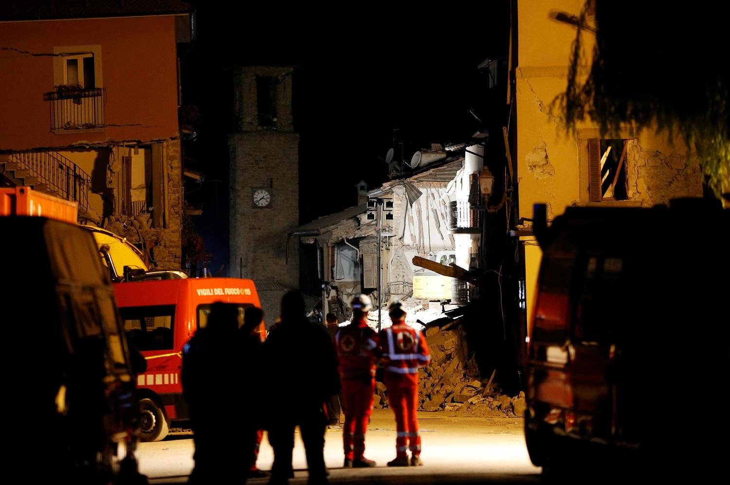 A nagy földrengés utáni második éjszaka is kereséssel telt Amatricéban