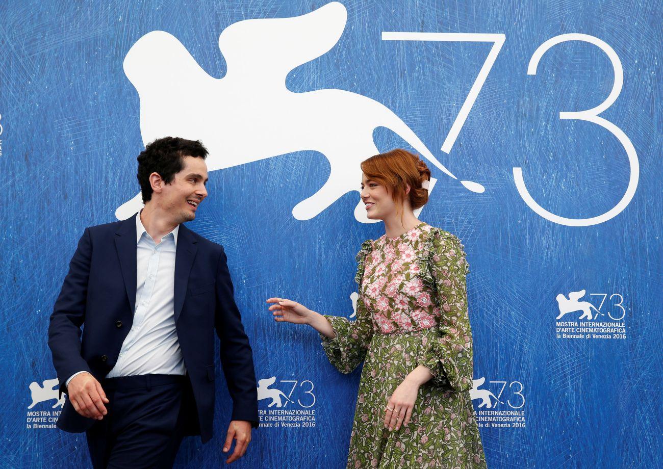 Damien Chazelle és Emma Stone szerdán a filmfesztiválon. Tökéletes musical