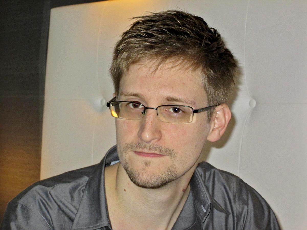 Snowden Moszkvában bujkál