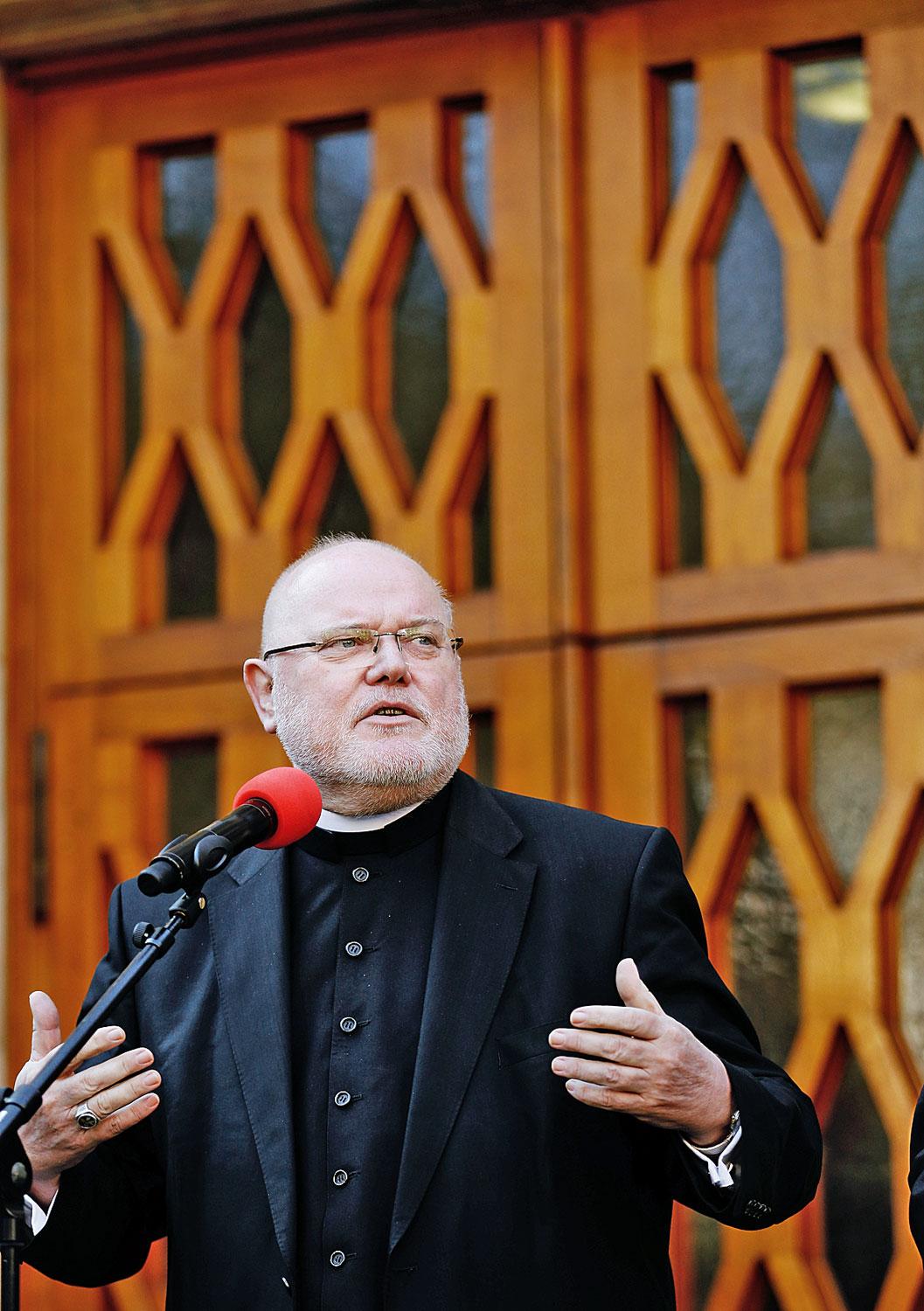 A müncheni püspököt sokkolták és fewlbőszítették a CSU politikusai