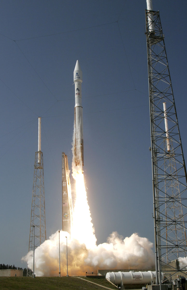 An Atlas V rocket with its payload of a Astra 1KR satellite lifts off from the launch pad at complex 41 at Cape Canaveral Air Force Station in Florida April 20, 2006. International Launch Services launched the Atlas V carrying the Astra 1KR direct br