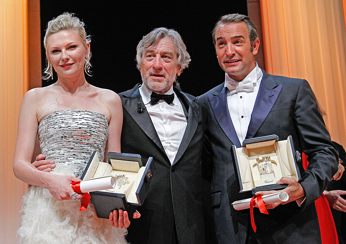 Robert de Niro, a zsűri elnöke, Kirsten Dunst és Jean Dujardin, a legjobb férfi és női alakítás díjazottjai