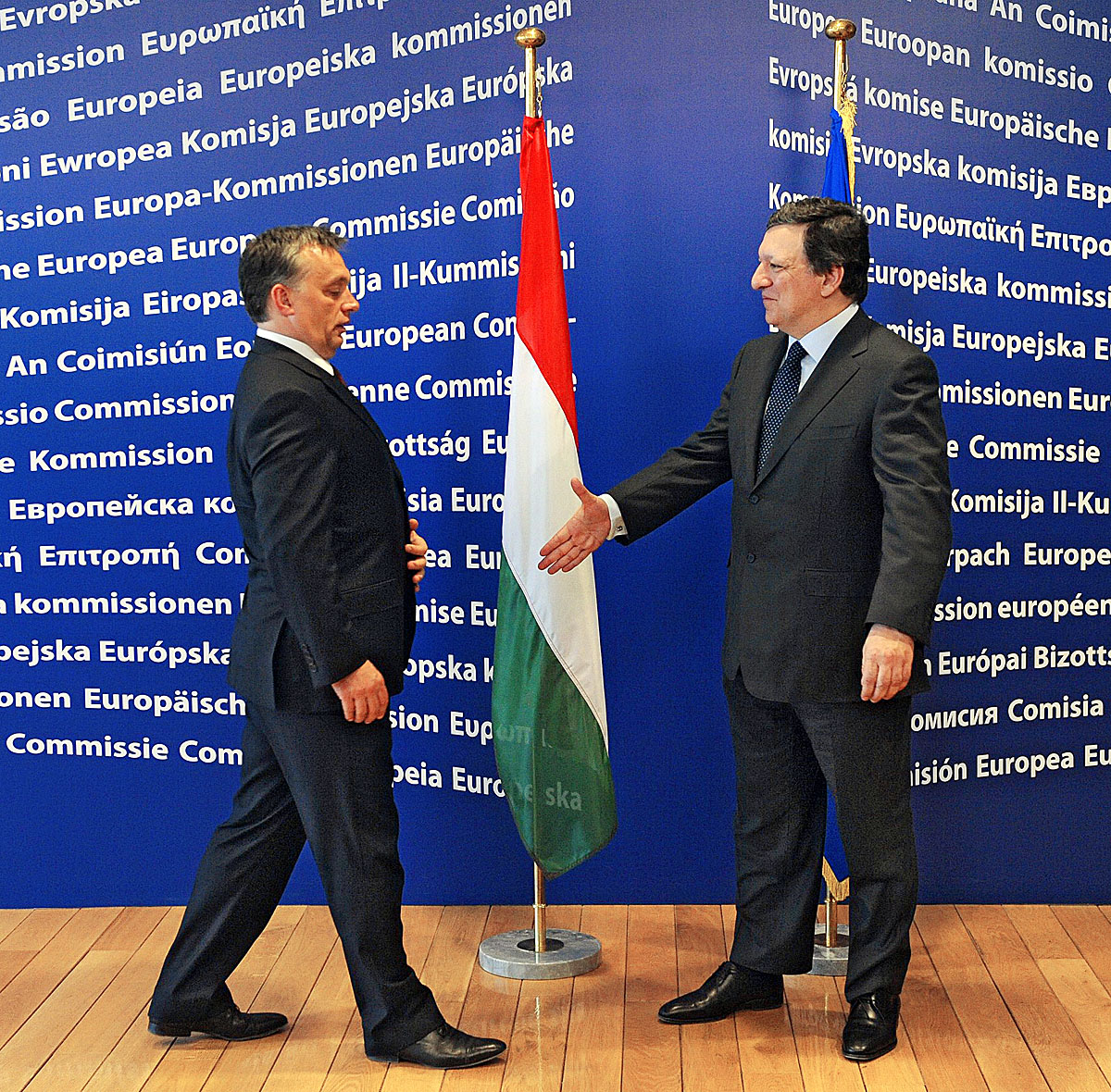 Magyarország nem lazíthat – közölte egy éve Orbán Viktorral a „csapatkapitány”, José Manuel Barroso