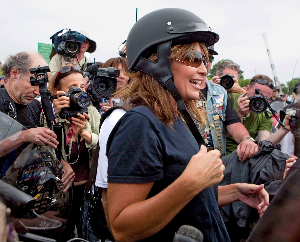 Sarah Palin veteránok motorosfelvonulásán