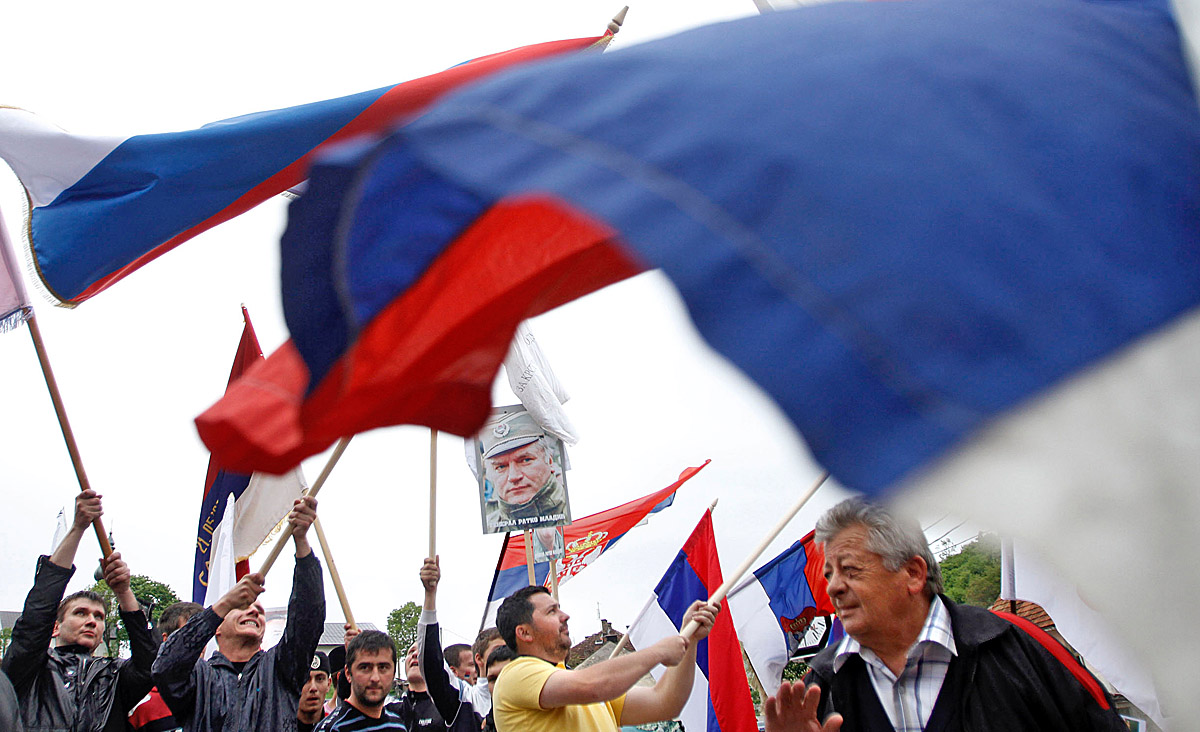 Üdvözöljük Mladics városában! – Tüntetők Kalovnikban